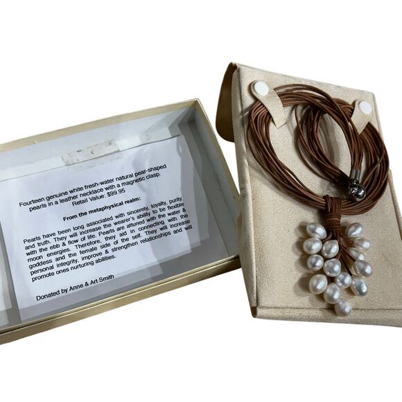 New in Box Pascal Freshwater Pear-Shaped Pearls on Suede Leather Necklace - Picture 4 of 6